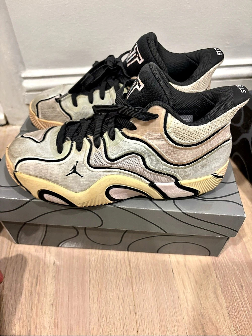 Jordan Tatum 2 "Sidewalk Chalk" Sneakers in Black & Cream 5.5 youth
